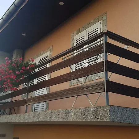 I Majoli Apartman *