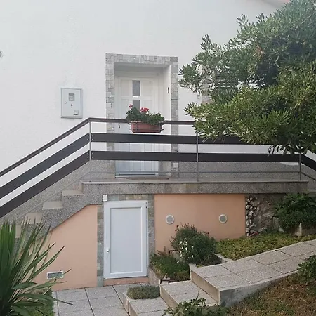 I Majoli Apartman *